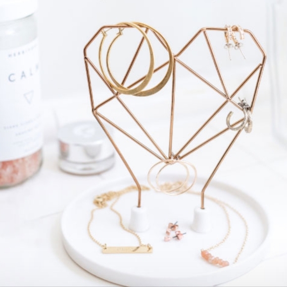 IMM Living Coxet Wire Heart Ceramic Jewelry Holder - Picture 2 of 4